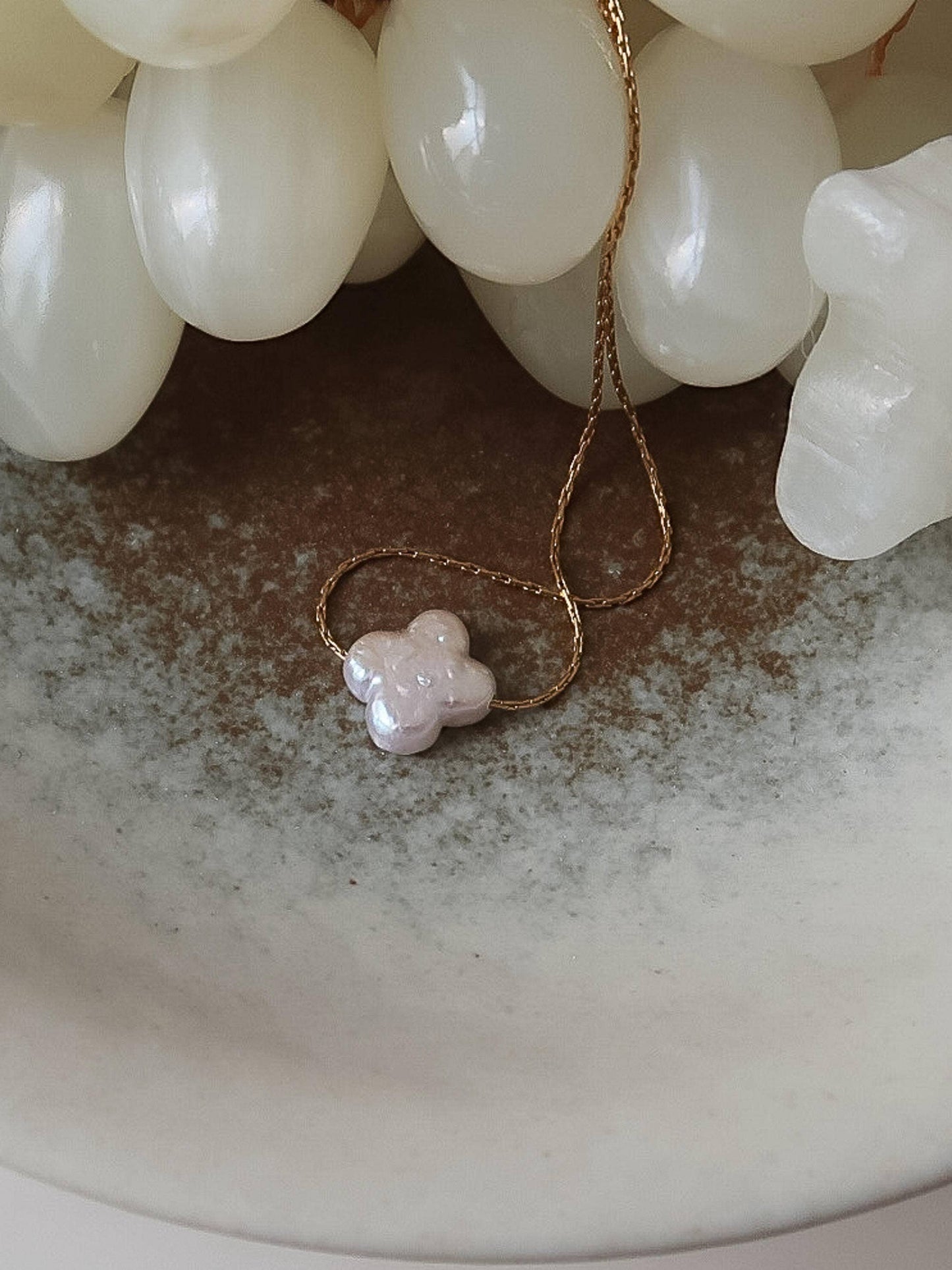 Freshwater Pearl Clover Necklace: Yellow Gold