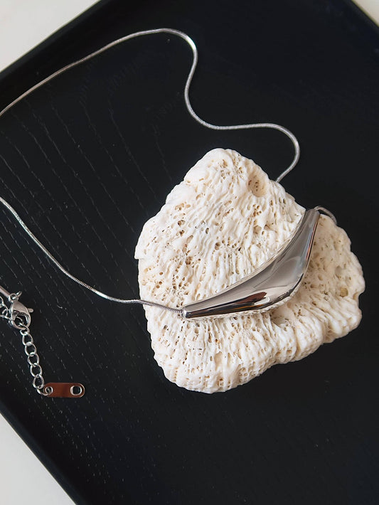 Cendre Curve Sweater Necklace