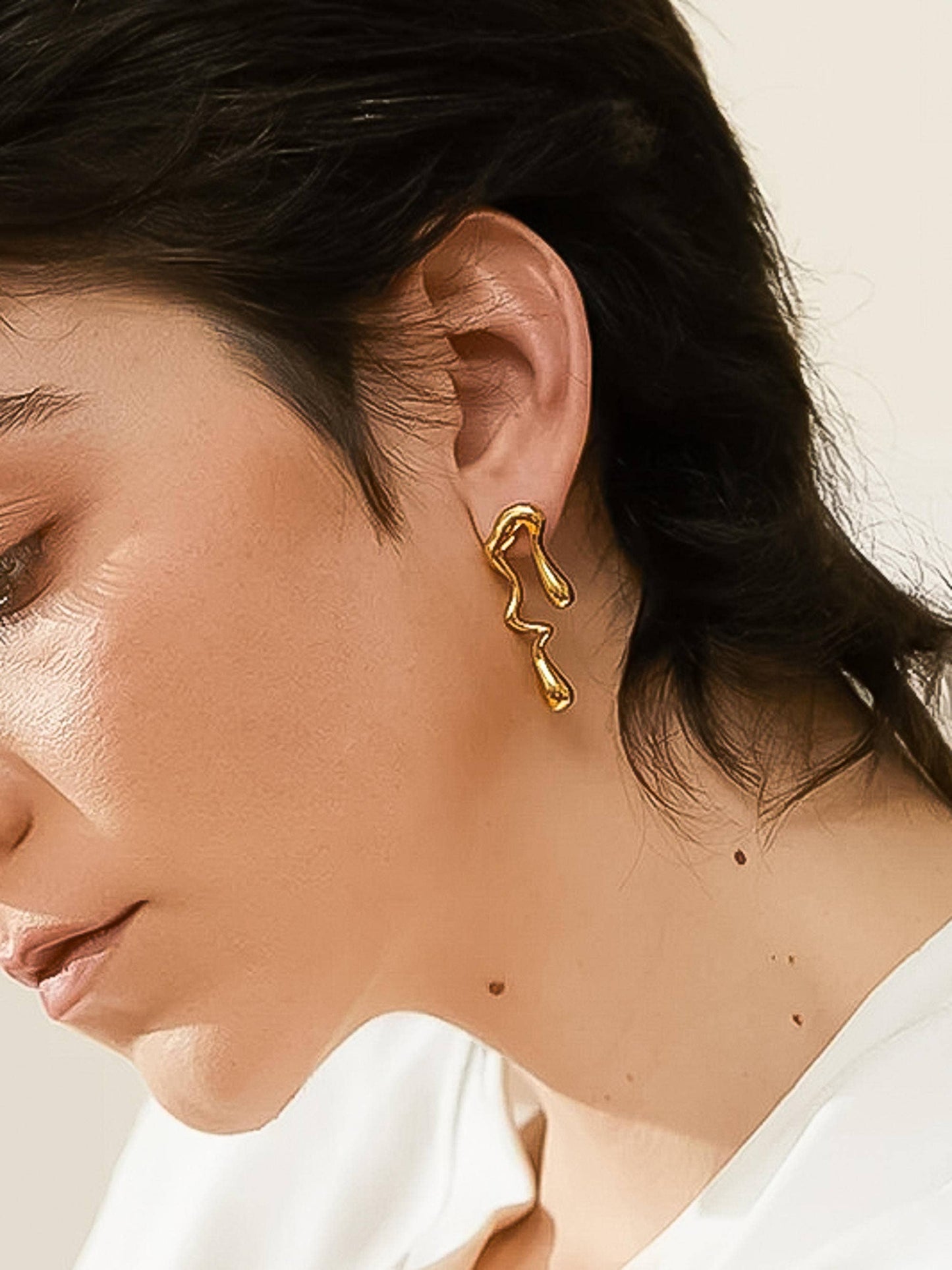 Roma 18K Gold Non-Tarnish Mismatch Melted Earring: Yellow Gold