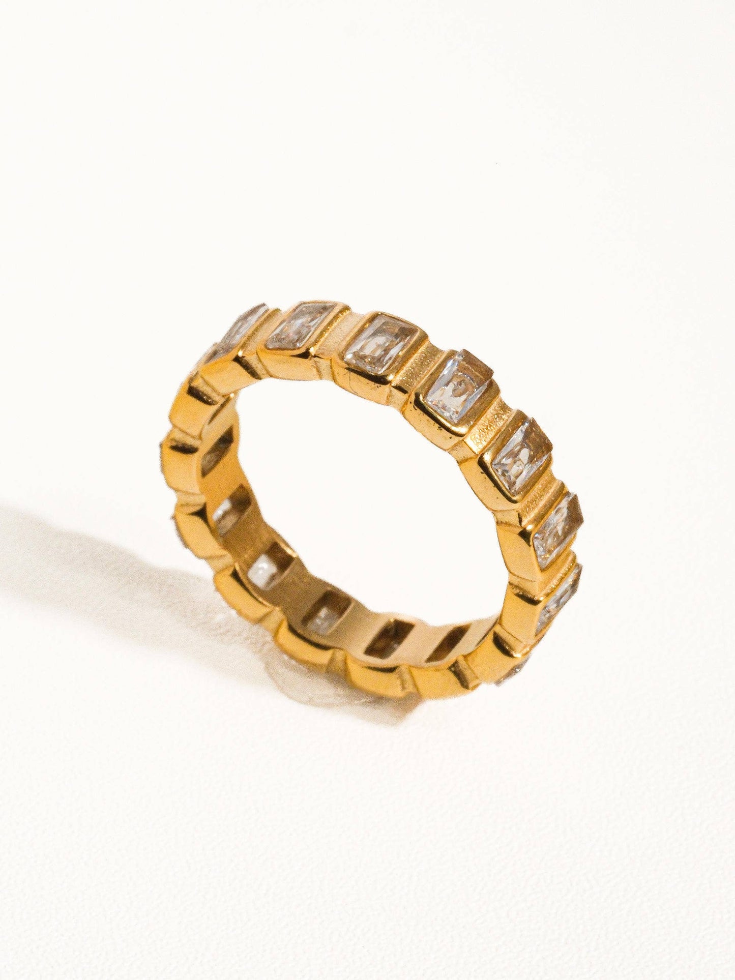 Sterling Gold Non-Tarnish Gold Rhinestone Ring: Yellow Gold