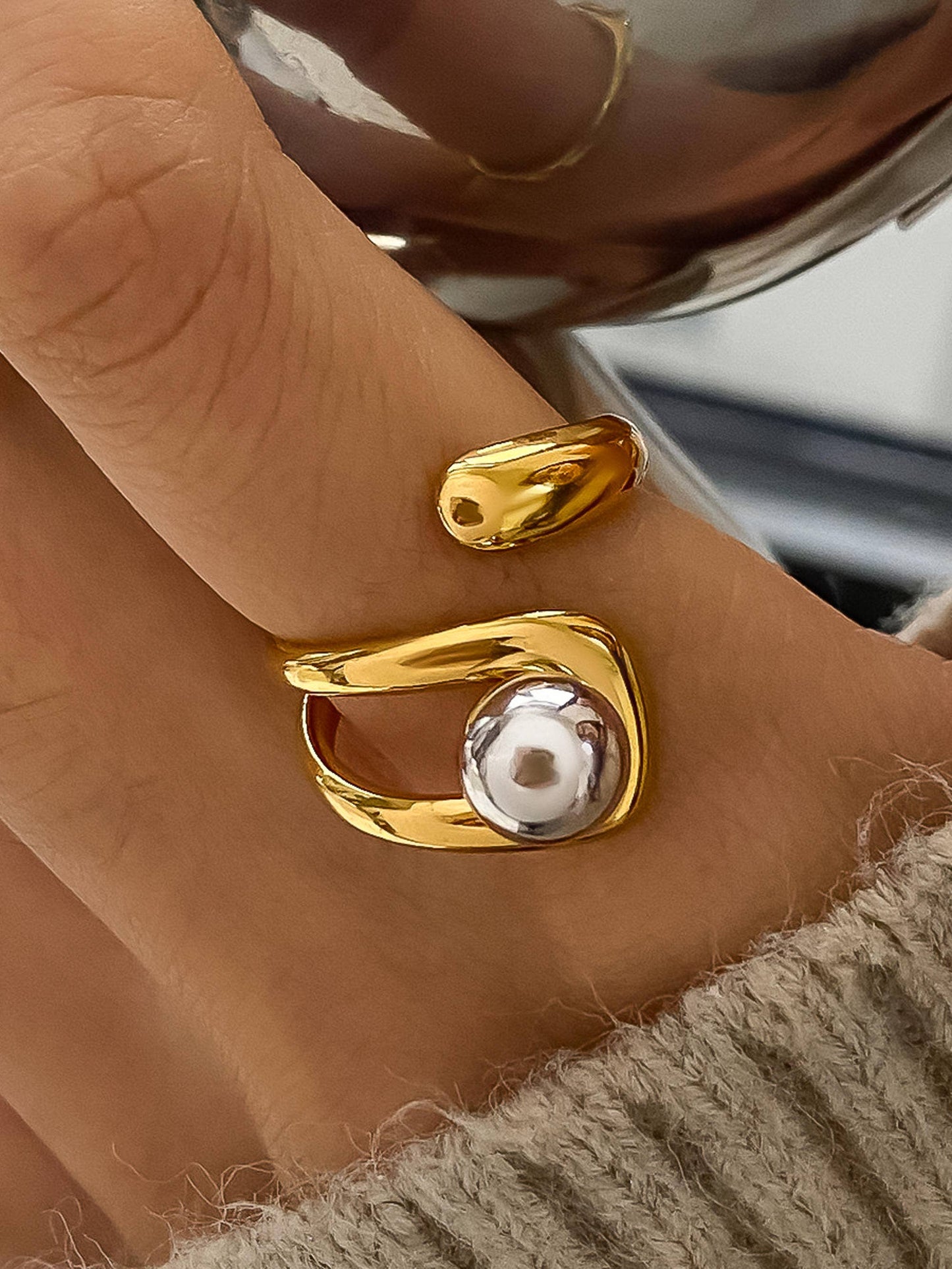 Fauna 18K Gold Non-Tarnish Two Tone Ball Band Ring