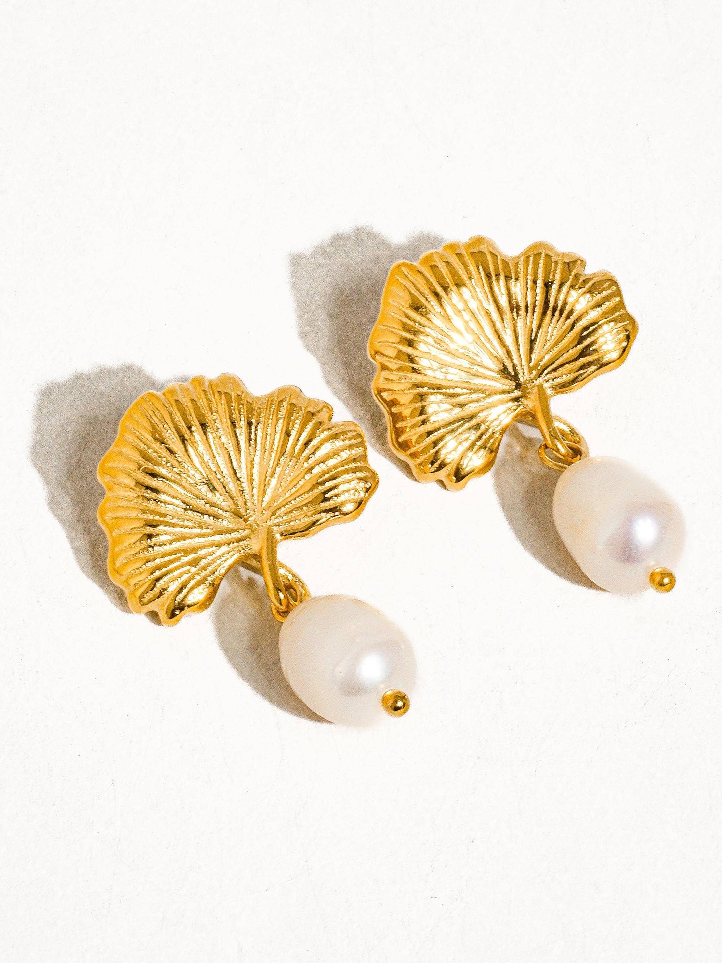 Béatrice Floral Pearl Earring